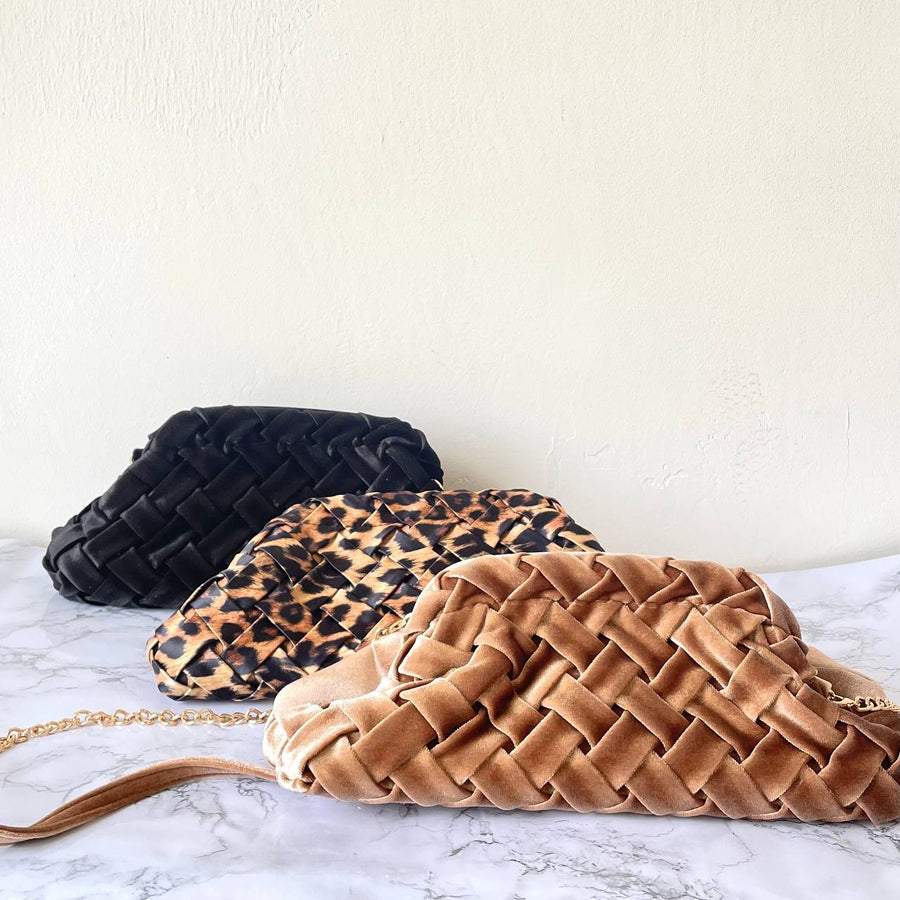 Pochette a mano con tracolla removibile