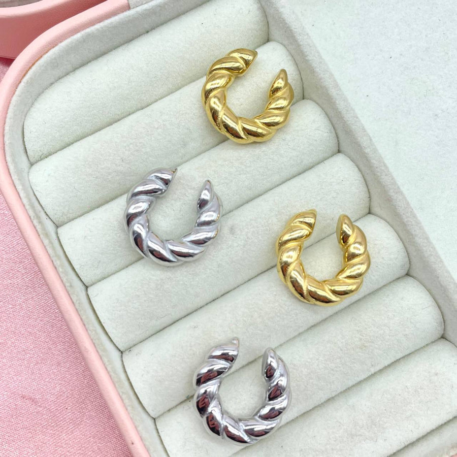Mono ear cuff vintage