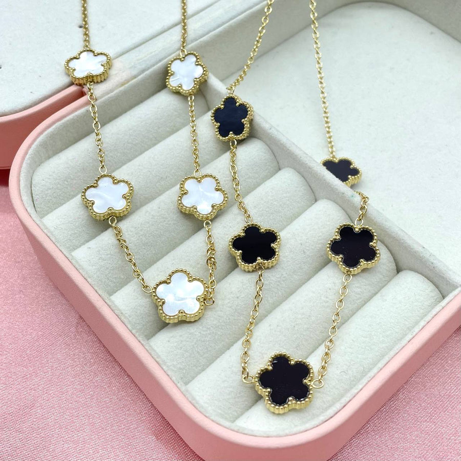 Collana personalizzata con quadrifoglio: gioielli portafortuna irlandesi con trifoglio - Italia Collana personalizzata con quadrifoglio: gioielli portafortuna irlandesi con trifoglio - Italia