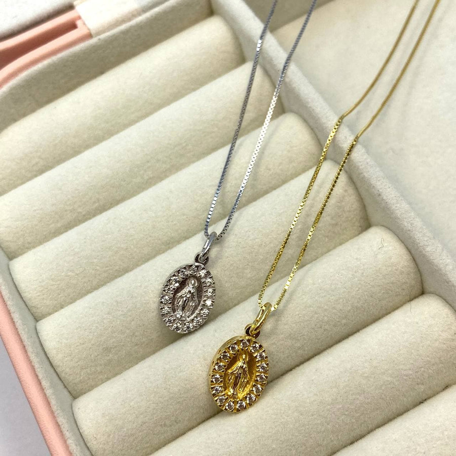 Materia, ciondolo rotondo per collana da donna, in argento 925, placcato oro, con catena e zirconi e Placcato oro, colore: Con catena da 40 cm., cod. KA-455 Materia, ciondolo rotondo per collana da donna, in argento 925, placcato oro, con catena e zirconi e Placcato oro, colore: Con catena da 40 cm., cod. KA-455